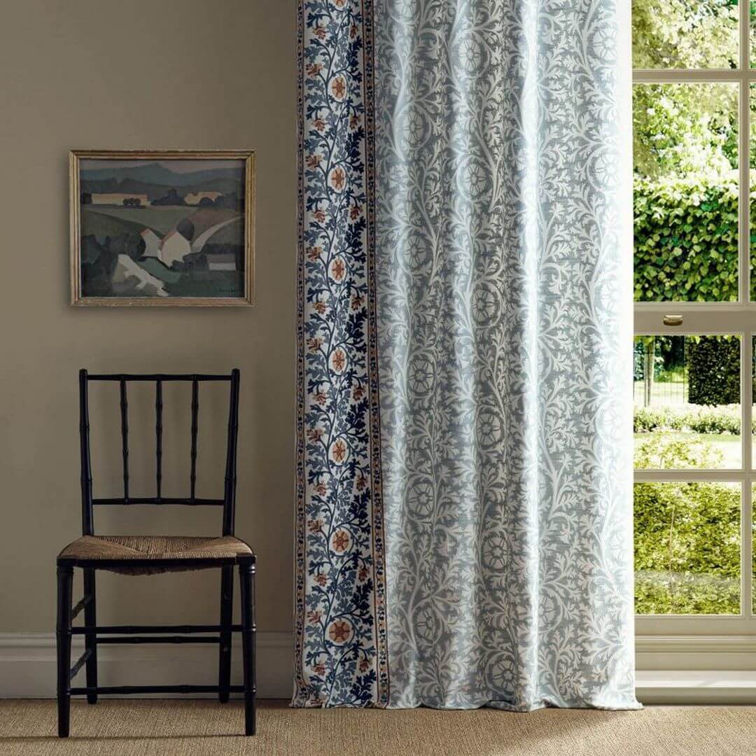 Tkanina w kwiatowy haft Morris & Co. X The Huntington Chamomile Embroidery 237657 The Unfinished Works Fabrics
