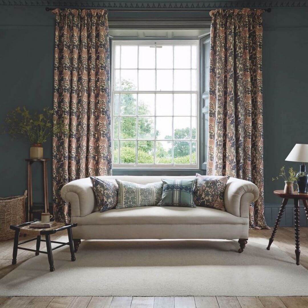 Tkanina haftowana Morris & Co. X The Huntington Cornflower Embroidery 237666 The Unfinished Works Fabrics
