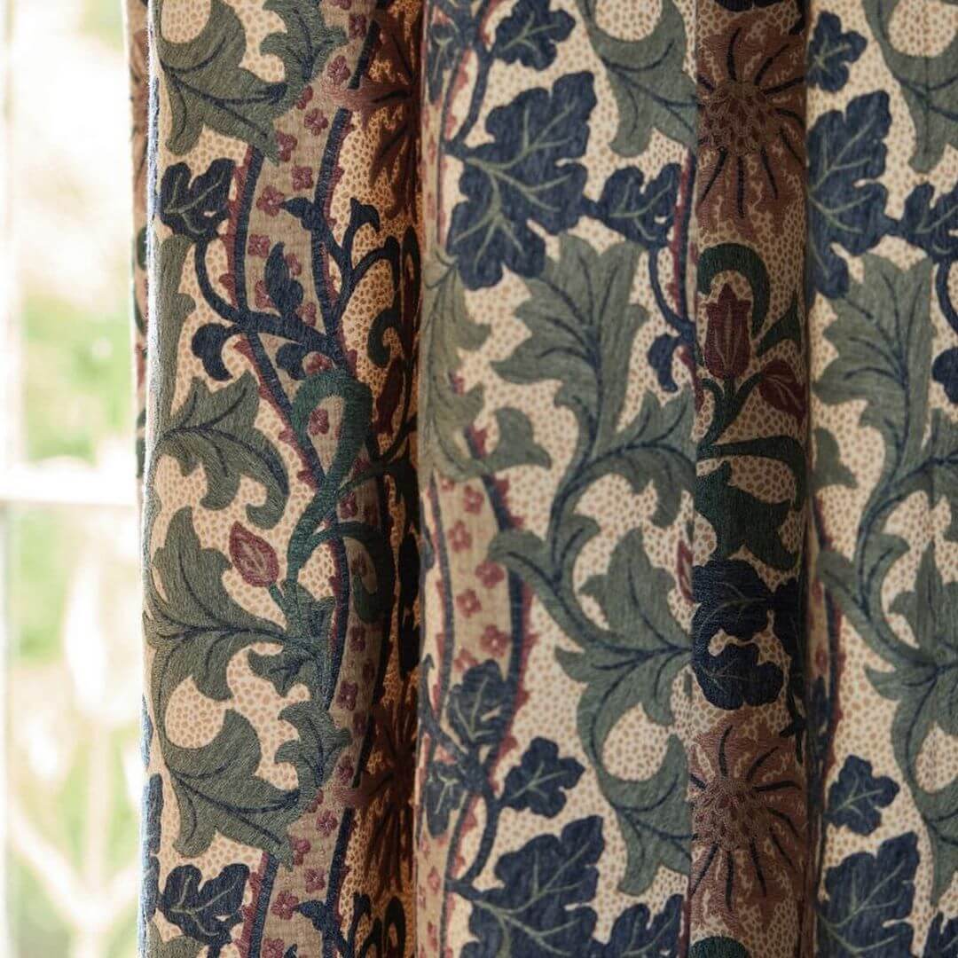 Tkanina haftowana Morris & Co. X The Huntington Cornflower Embroidery 237707 The Unfinished Works Fabrics