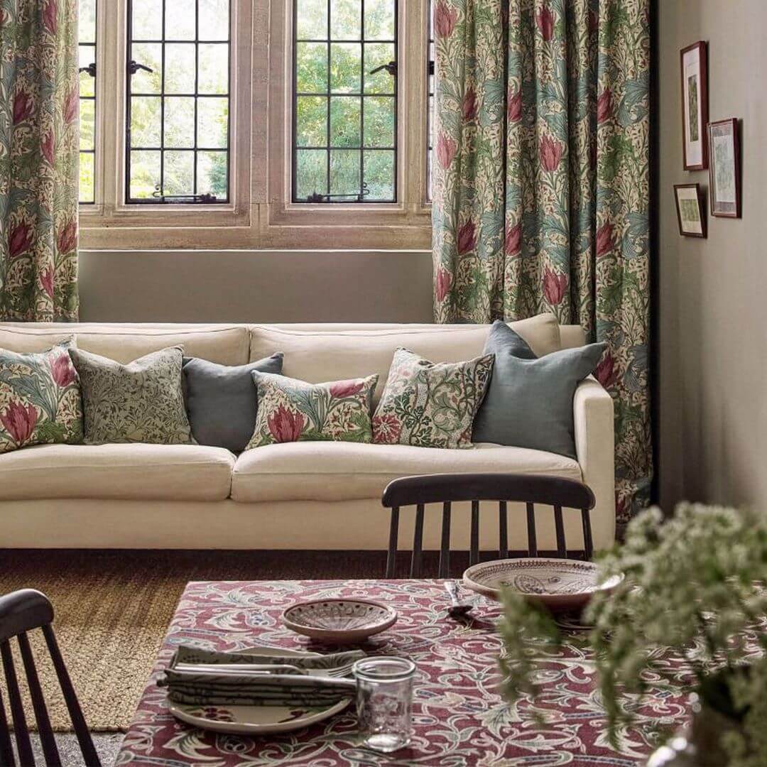 Tkanina lniana w tulipany i liście akantu Morris & Co. X The Huntington Lent Lily 227379 The Unfinished Works Fabrics
