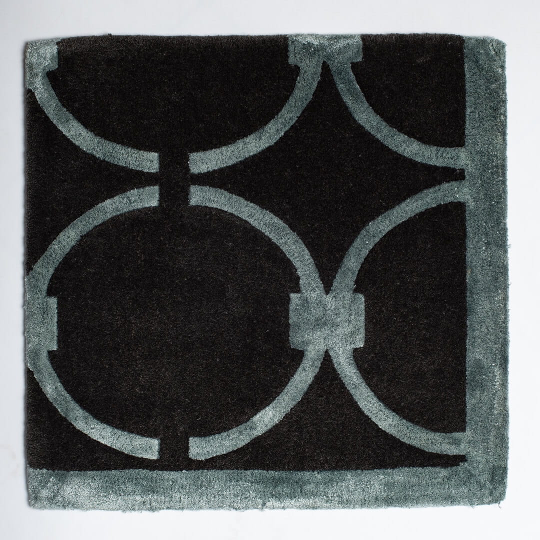 Dywan z geometrycznym wzorem Carpets & More X Magda Fornal 5037 GLAM GREY BLUE Classics