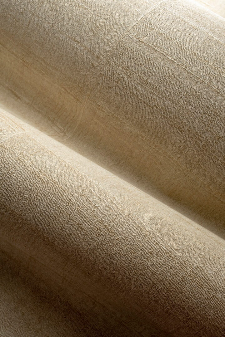 Tapeta imitująca jedwabne płótno Arte Katan Silk 11501 Ignis