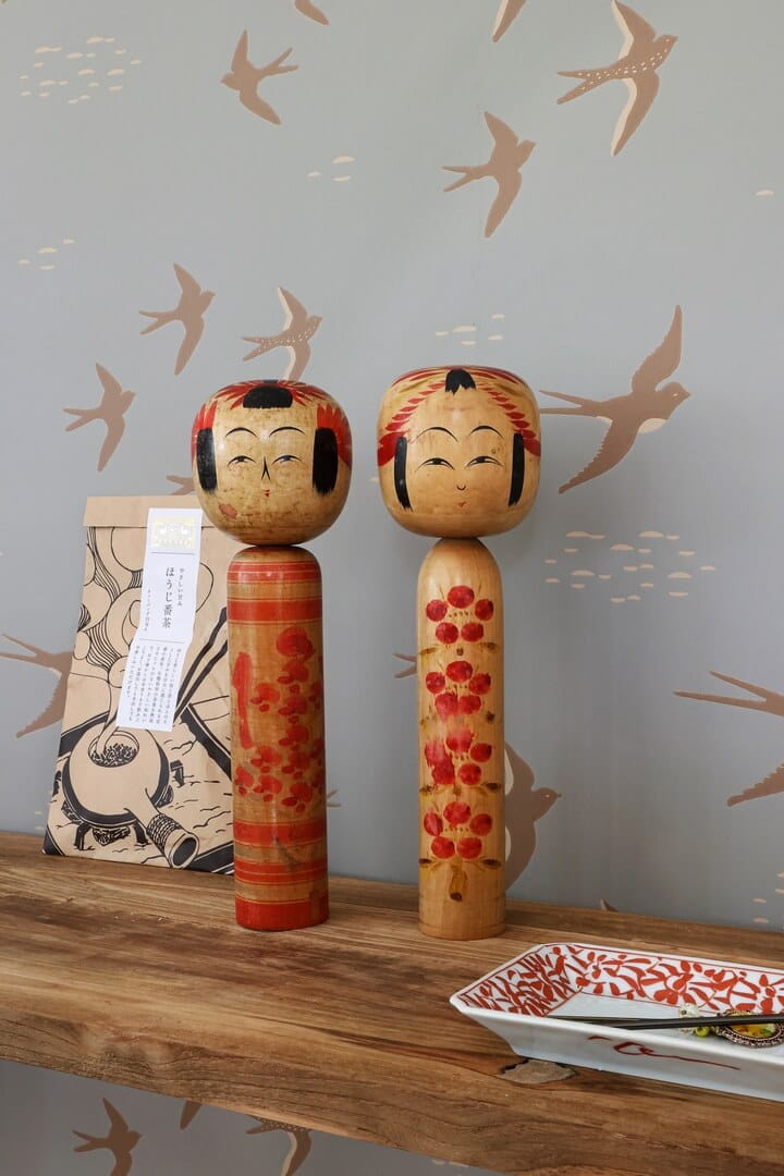 Tapeta jaskółki Majvillan 168-02 Follow The Wind A Sipp of Summer's Spell