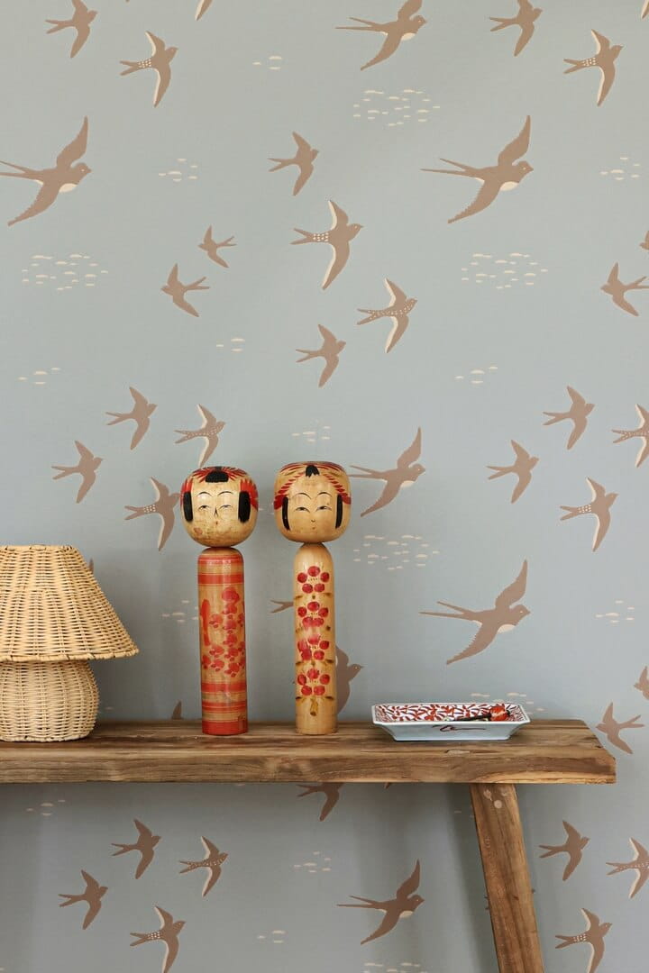 Tapeta jaskółki Majvillan 168-02 Follow The Wind A Sipp of Summer's Spell