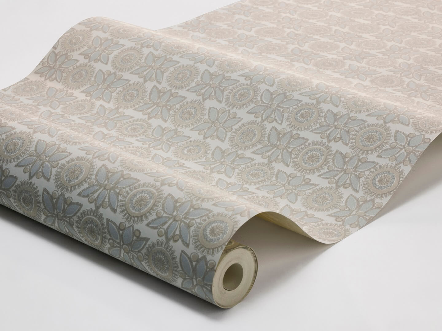 Tapeta kwiaty retro Boras Tapeter 1384 Turi Gramstad Oliver Astrid Scandinavian Designers