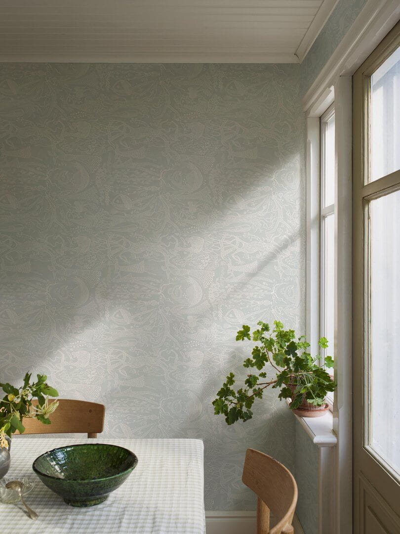 Tapeta o baśniowym charakterze Boras Tapeter 1761 Stig Lindberg Poème d´amour Scandinavian Designers