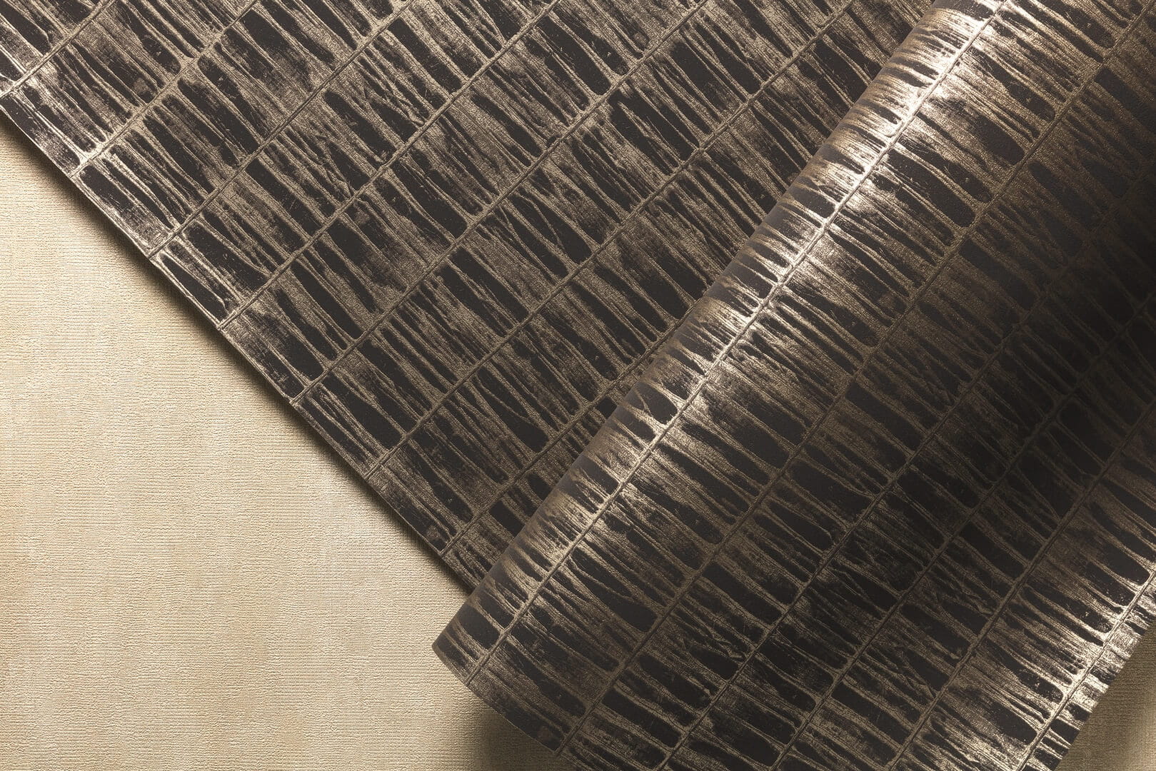 Tapeta geometryczny układ Masureel ERO302 Erosio Midnight Erosion