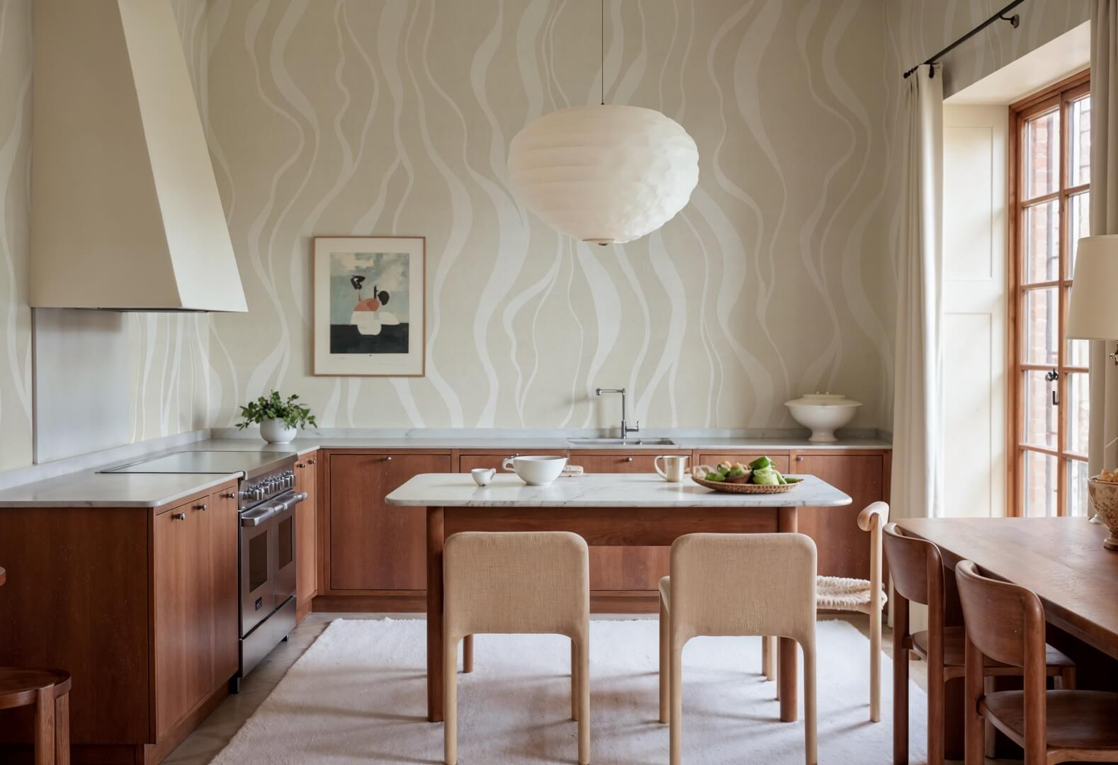 Fototapeta falujące linie Rebel Walls R21097 Gentle Lines Beige Modern Simplicity