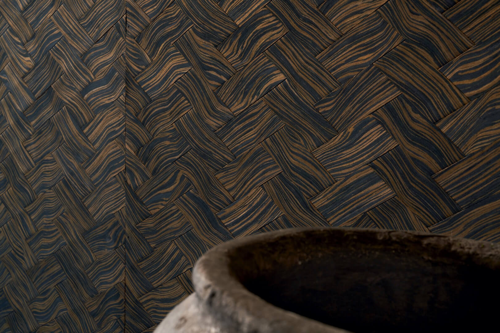Tapeta naturalny fornir - drewniana jodełka CMO Paris WBO 08 75 Bois Tressé Wild Nature