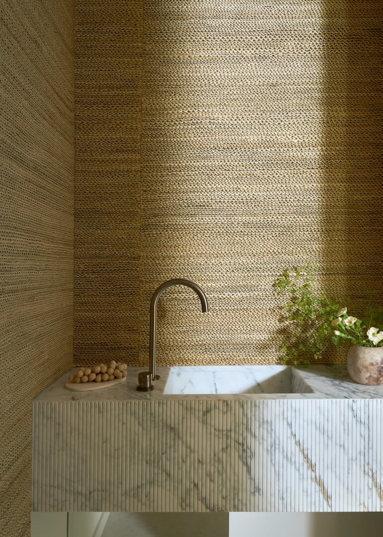 Tapeta naturalna z włókien abaki - poziome pasma CMO Paris WAB 08 80 Abaca Tressé Abaca Wallcovering