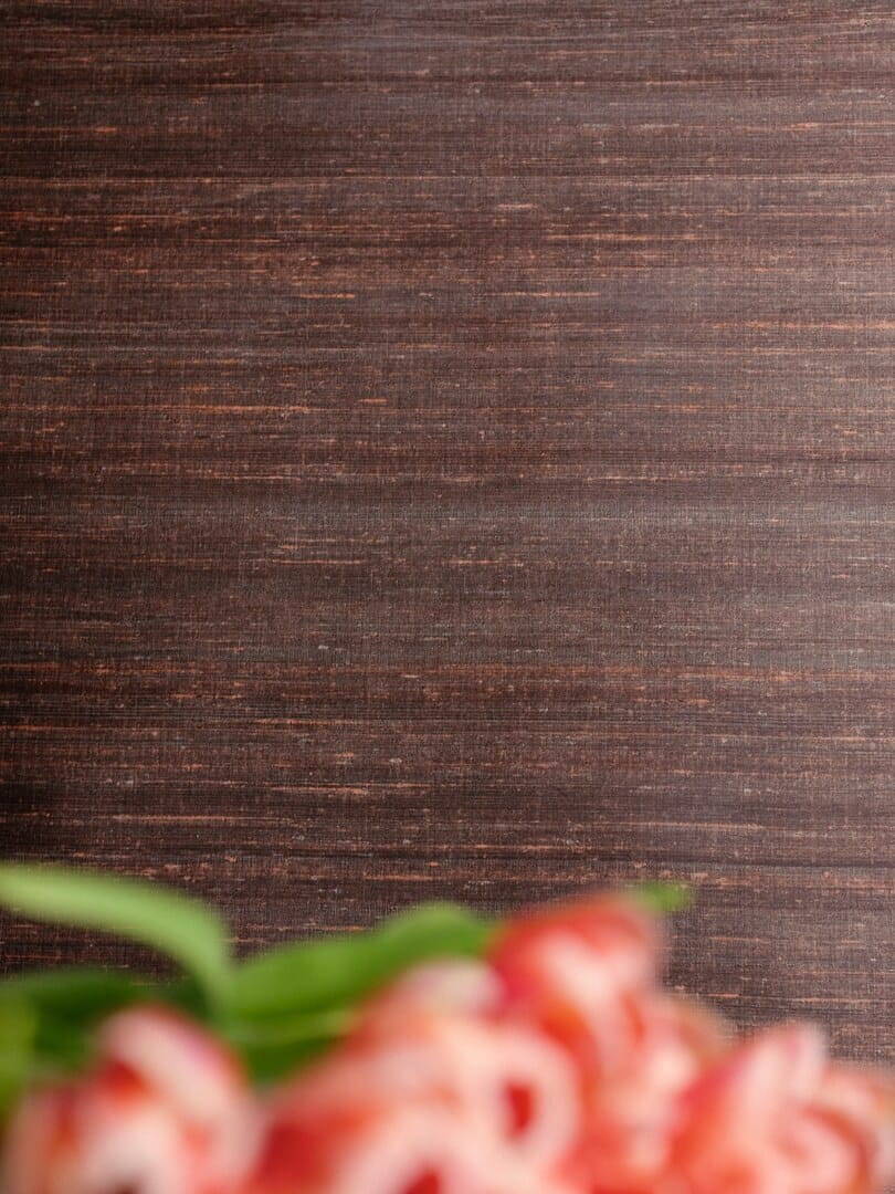 Tapeta imitująca jedwabne płótno Elitis VP 928 82 Kosa Silk Elixir de Soies