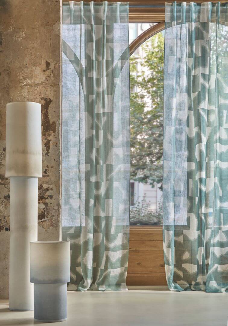 Tkanina lniany woal z geometrycznym wzorem Casamance 92670461 Estompe Illusion - 298 cm szer.