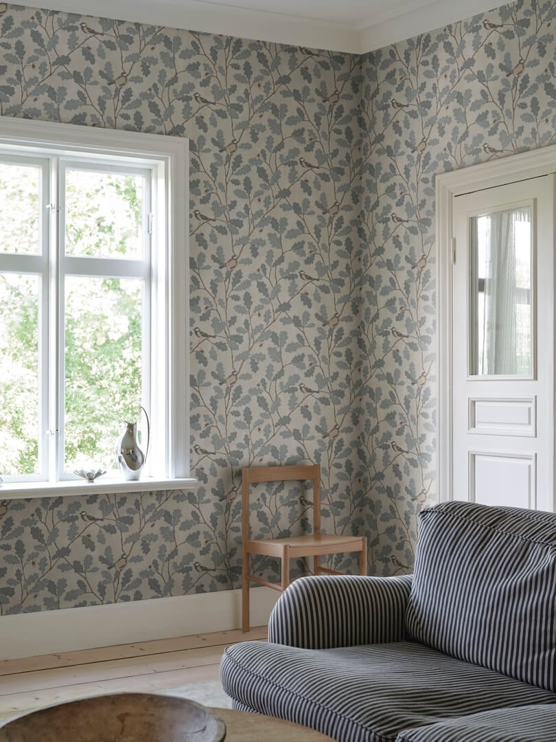 Fototapeta botaniczna - ptaki i liście dębu Sandberg S10731 Waldemar Light Blue Heritage