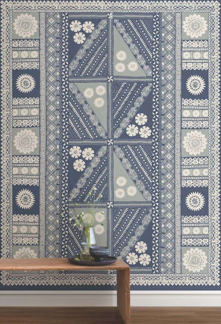 Mural inspirowany gobelinami z plemiennym wzorem York Wallcoverings AB3058M Tapa Artifacts