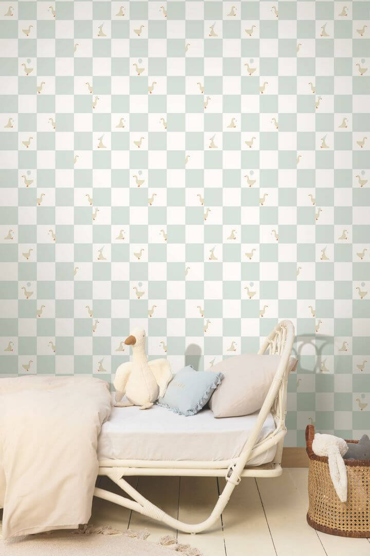 Tapeta szachownica i gęsi Caselio HKC 107590675 Goose Happy Kids Club