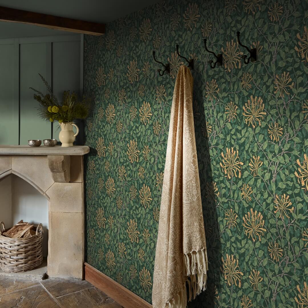 Tapeta roślinna Graham & Brown Honeysuckle 140487 William Morris At Home Volume II