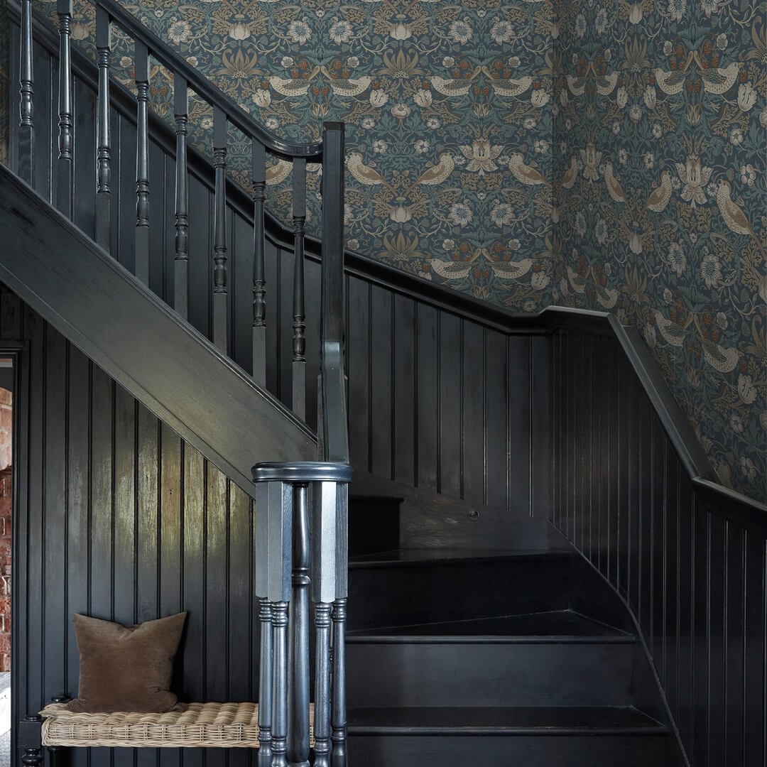 Tapeta botaniczna Graham & Brown Strawberry Thief 140503 William Morris At Home Volume II
