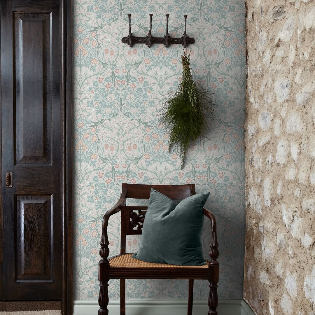Tapeta z roślinnym wzorem Graham & Brown Blackthorn 140504 William Morris At Home Volume II