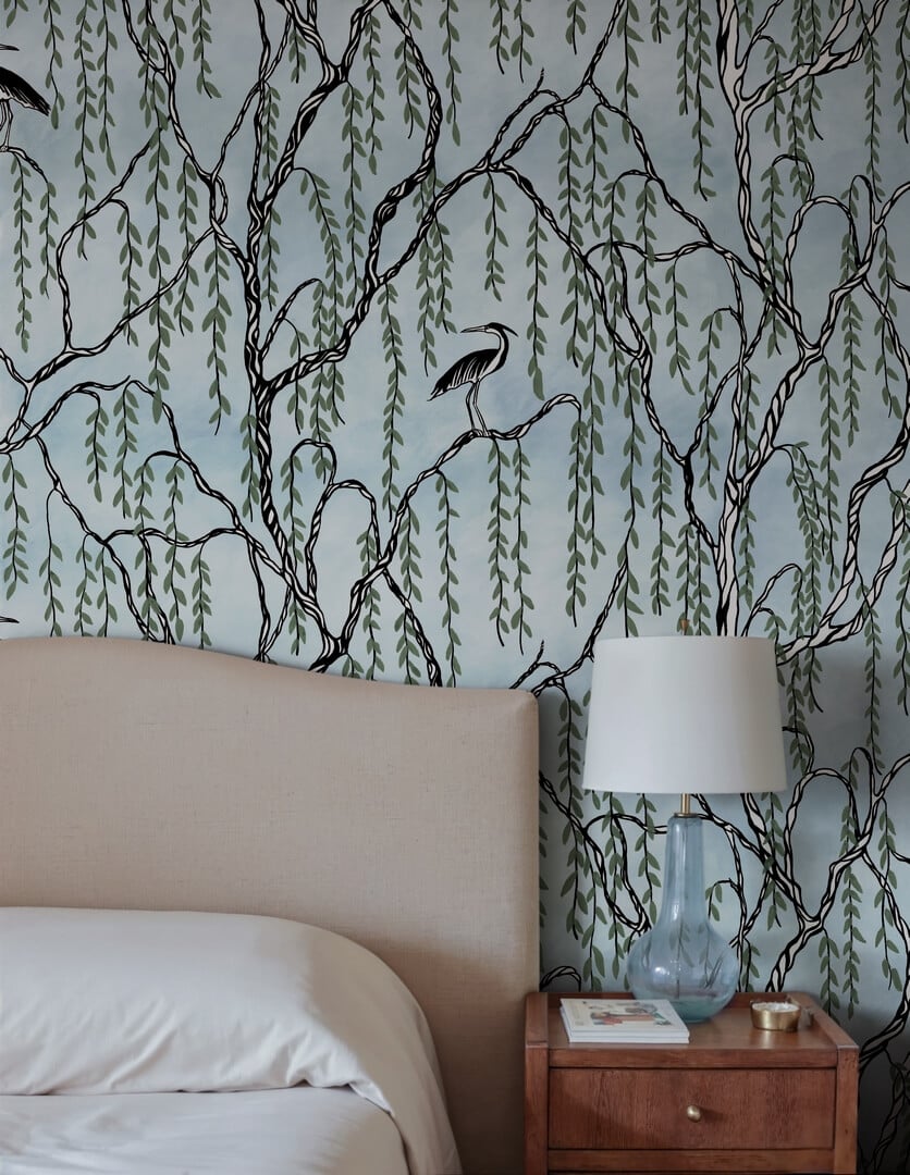 Fototapeta botaniczna - żurawie i drzewa Rebel Walls R21308 Droptree Blue Sophisticated Luxe