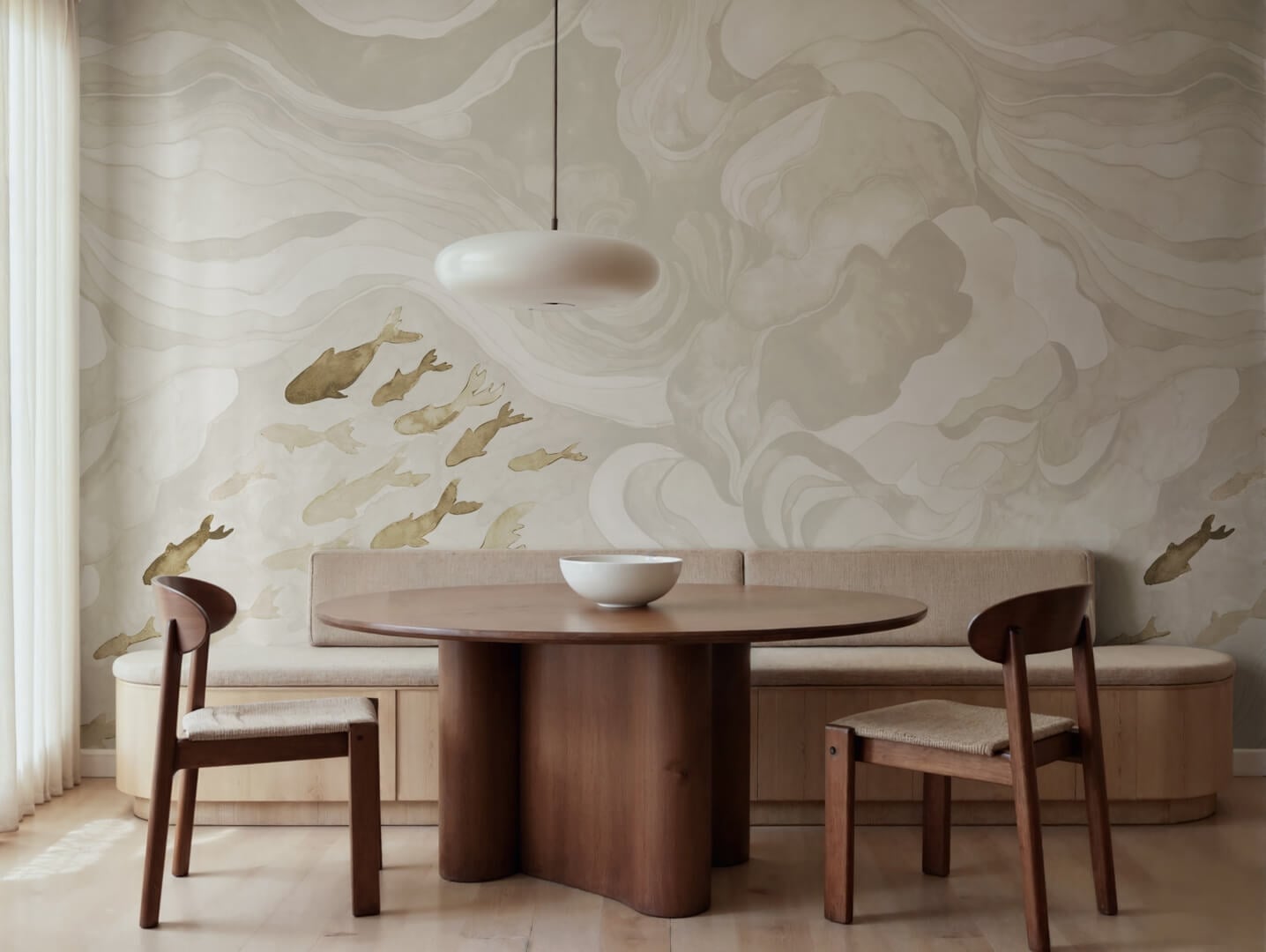 Fototapeta ryby w spokojnych wodach Rebel Walls R21327 Silent Stream Beige Sophisticated Luxe