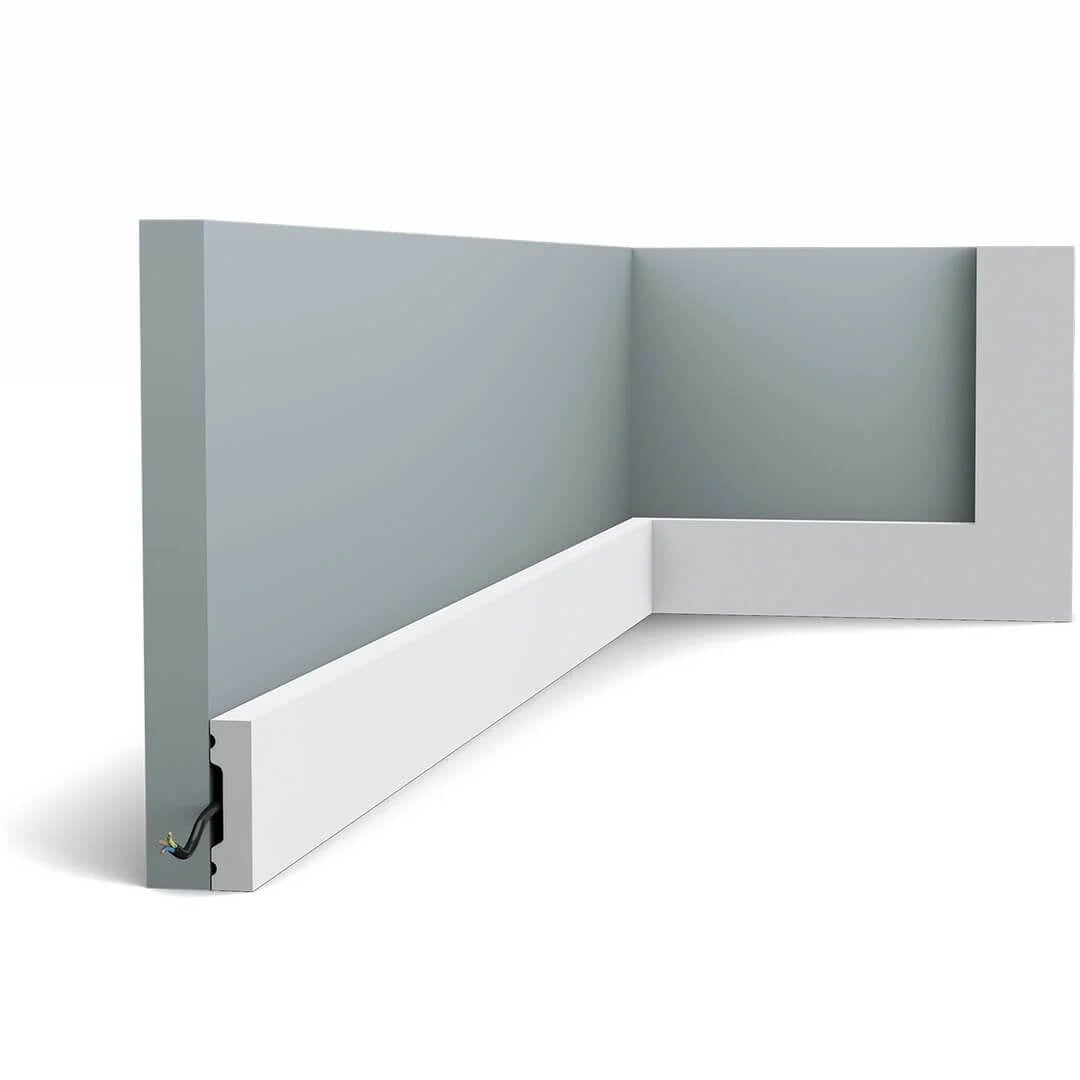 Listwa podłogowa biała SX162-RAL9003 Orac Decor wys. 4 cm