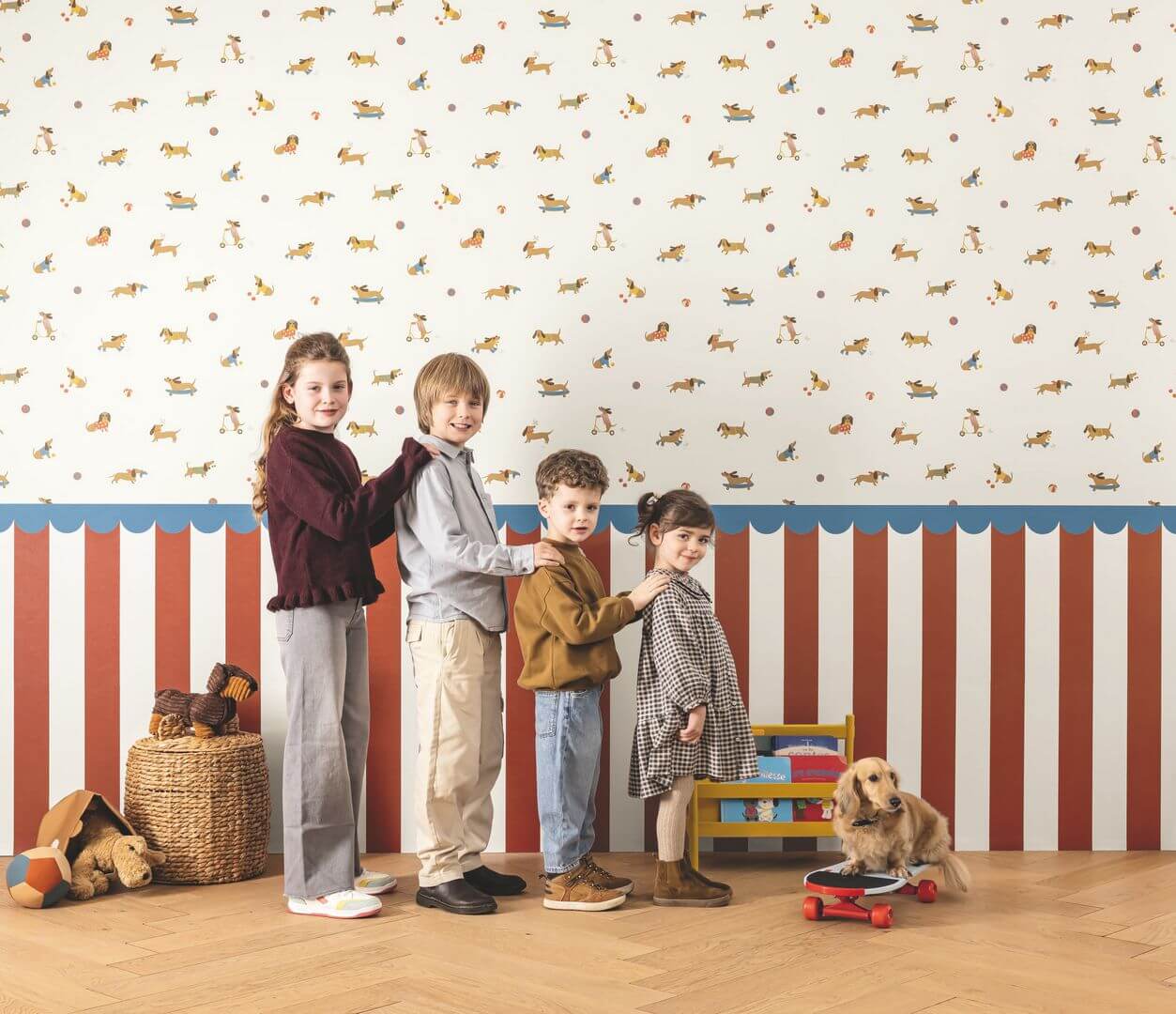 ! WYSYŁKA 24H ! Tapeta jamniki Caselio HKC 107680864 Teckel Happy Kids Club - na stanie 2 rolki