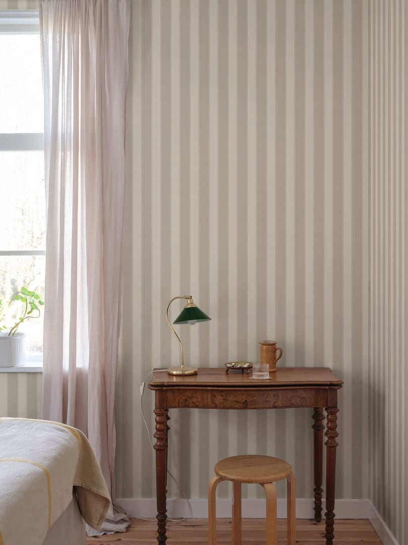 Tapeta w pasy Sandberg S11021 Henrik Light Gray Henrik Ranold