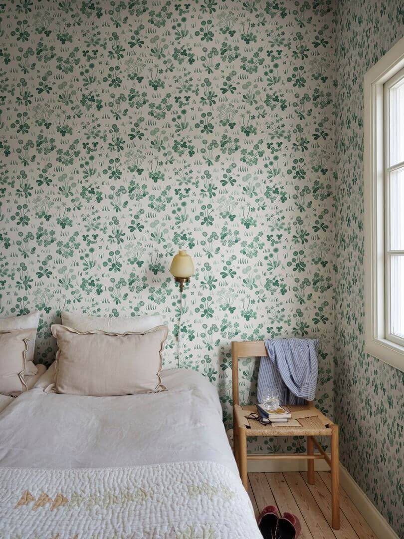 Tapeta łąka Sandberg S10784 Bellis Emerald Kolonin II