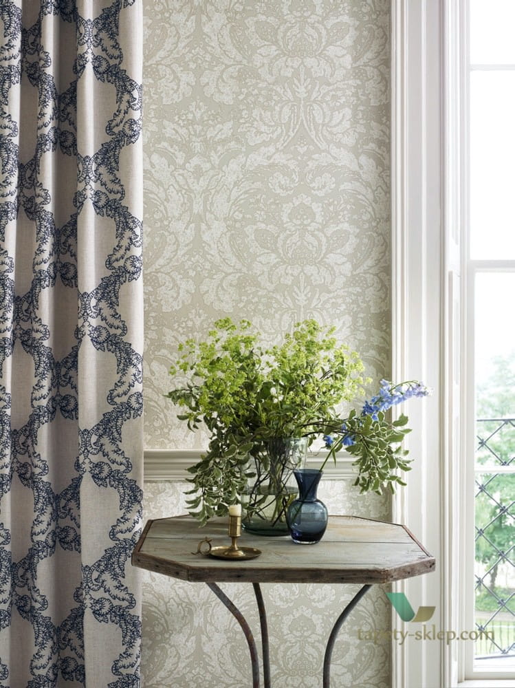 Tapeta ornament Sanderson 216406 Courtney Chiswick Grove